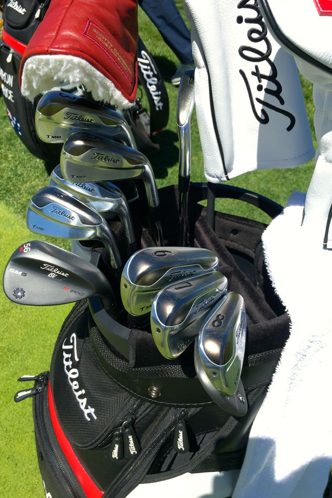 Smith's bag: Pro V1x golf ball, 915D4 (10.5º)...